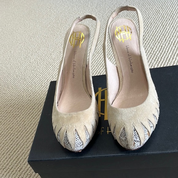 House of Harlow cream suede heels. Size 38 - Picture 1 of 8